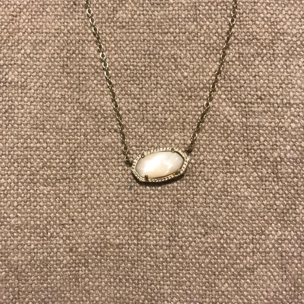 Kendra Scott White Stone Necklace!